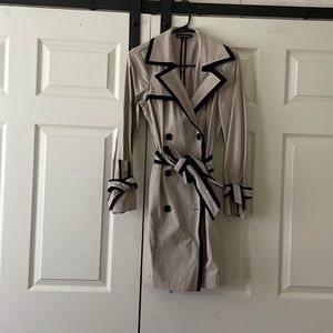 Super cute Petite Medium trench coat